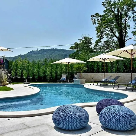 Vacay Zita With Pool Villa