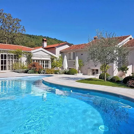 Vacay Zita With Pool Villa