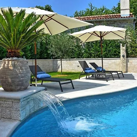 Vacay Zita With Pool Vila Pićan